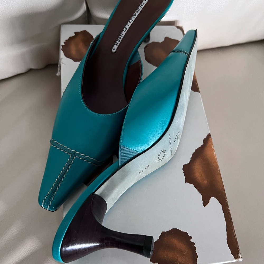 Donald J. Pliner Blue Mules with Pointed Toe and Slingback